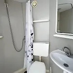 Apartment Lumineux Avec Jardin Commun A *