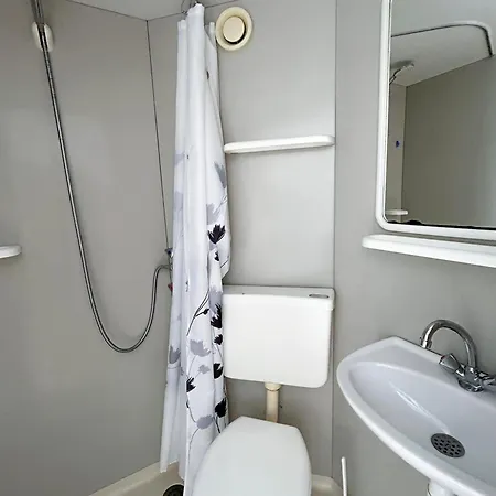 Appartement Lumineux Avec Jardin Commun A *