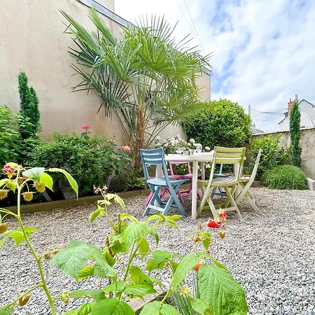 Апартаменти Lumineux Avec Jardin Commun A