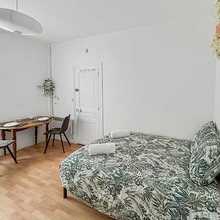 Lumineux Avec Jardin Commun à