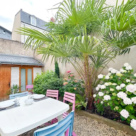 Lumineux Avec Jardin Commun A